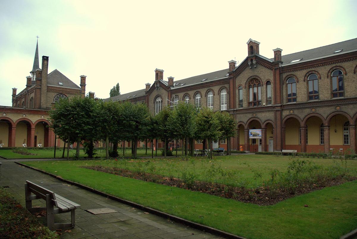 A view of the outside of the Museum Dr. Guislain